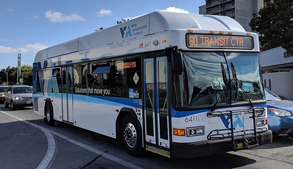 File VTA 60 Bus At Winchester And Hamilton cropped jpg Wikimedia Commons